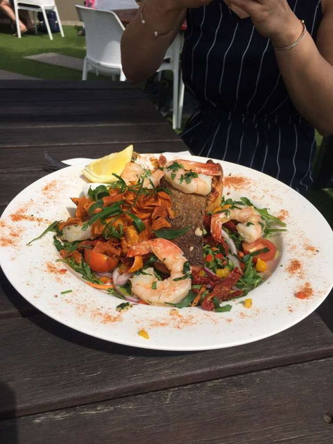 Dukes Inn - Sunshine Coast Tourism 0