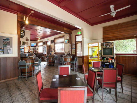 Erringhi Hotel - Sunshine Coast Tourism 1