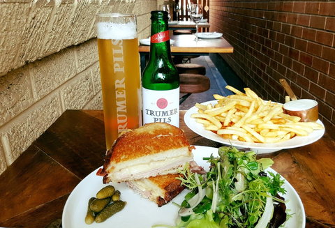 Republique Bistro And Bar - Holiday Sunshine Coast 1