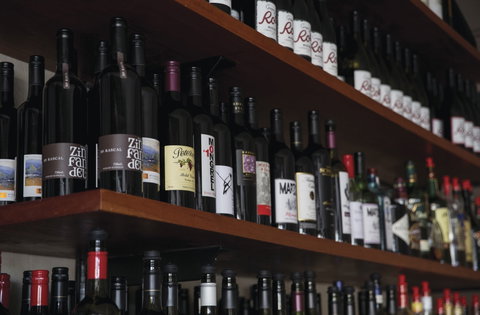 Roth's Wine Bar - Holiday Sunshine Coast 1