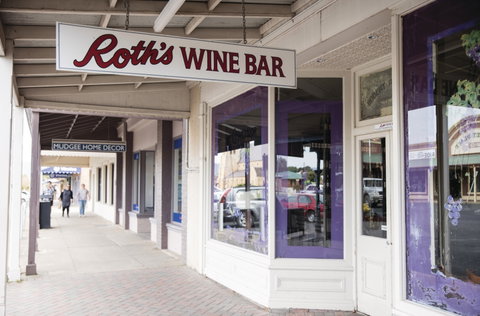 Roth's Wine Bar - Holiday Sunshine Coast 2