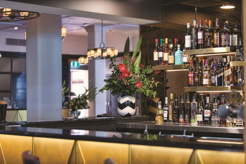 Chifley's Bar & Grill - Holiday Sunshine Coast 2