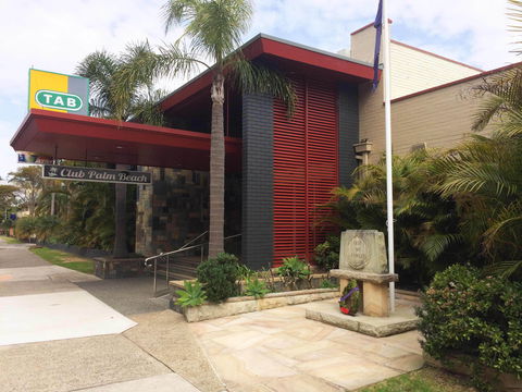 Club Palm Beach - Sunshine Coast Tourism 0