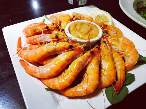 Foxy's - Sunshine Coast Tourism 0