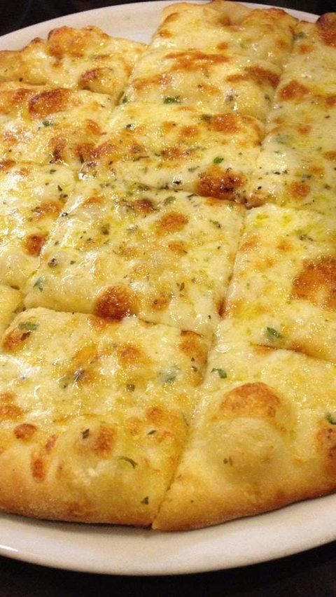 Liza's Woodfire Pizza - Holiday Sunshine Coast 0