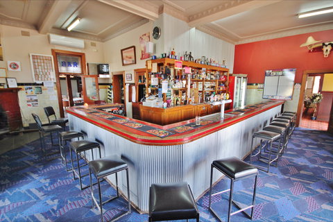 Railway Hotel Bribbaree - Sunshine Coast Tourism 2