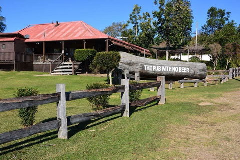 The Pub With No Beer - Holiday Sunshine Coast 0