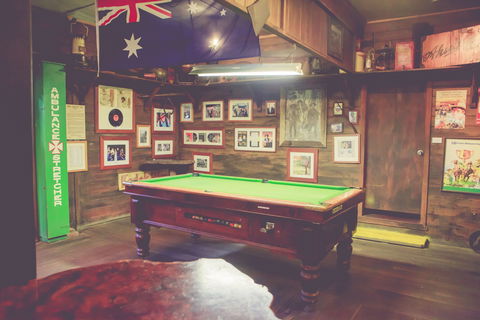 The Pub With No Beer - Holiday Sunshine Coast 2