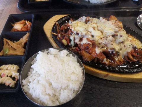 Yummy Plus - Holiday Sunshine Coast 0