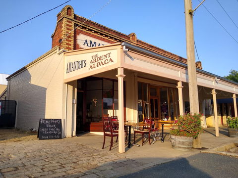 Amandhi's - Sunshine Coast Tourism 0