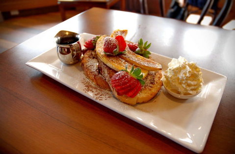 Cafe On Charlotte - Holiday Sunshine Coast 0