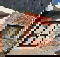 Cluckn Chicken - Sunshine Coast Tourism