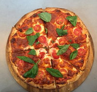 Deluxe Gourmet Pizza - Holiday Sunshine Coast
