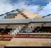Elliott's Bakery  Cafe - Sunshine Coast Tourism