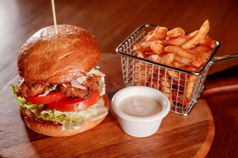 R Bar & Kitchen - Sunshine Coast Tourism 0