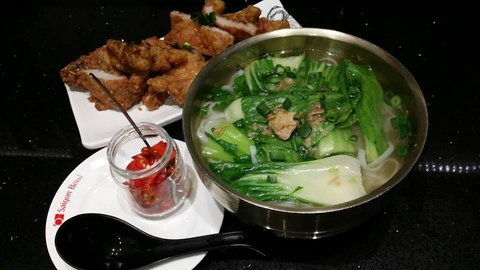 Saigon Bowl - Holiday Sunshine Coast 0