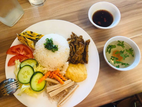 Effloresce Flowers And Cafe - Sunshine Coast Tourism 0