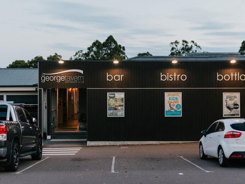 The George Tavern Greenhills - Holiday Sunshine Coast 0