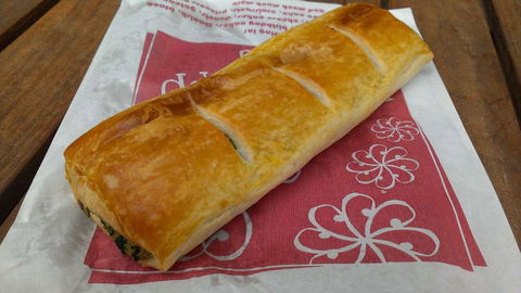 Queen Of Hearts Bakery - Holiday Sunshine Coast 0