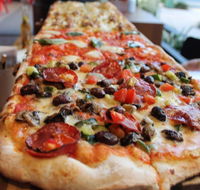 Bonnie and Clydes Pizzaria - Sunshine Coast Tourism