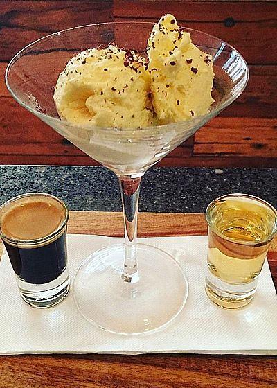 Charlie Noble Cafe - Sunshine Coast Tourism 2