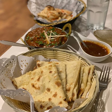 Divas - Holiday Sunshine Coast 0