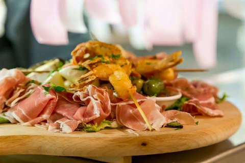 Abruzzo Club - 377 On Lygon - Sunshine Coast Tourism 0