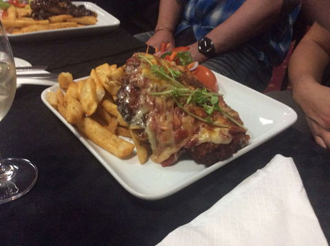 Castle Hotel - Holiday Sunshine Coast 0