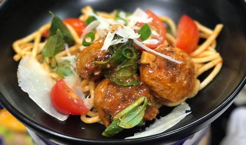 Five Stars Thaitanic - Ingleburn - Sunshine Coast Tourism 0
