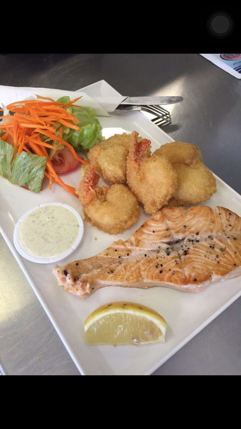 Grilled Fish - Sunshine Coast Tourism 0