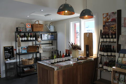 Provisions Deli And Grocery - Sunshine Coast Tourism 2