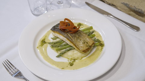 Reillys Long Lunch - Holiday Sunshine Coast 2