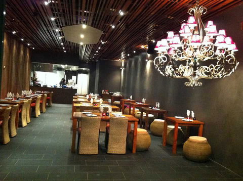 Royal Thailicious - Holiday Sunshine Coast 0