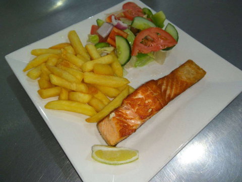 Many Hands Winery - Holiday Sunshine Coast 0