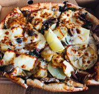 Surrey Hills Handcrafted Pizza  Burger - Holiday Sunshine Coast