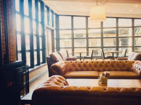 The Clubhouse Hotel - Sunshine Coast Tourism 0