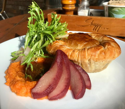 The Shaggy Cow - Holiday Sunshine Coast 1