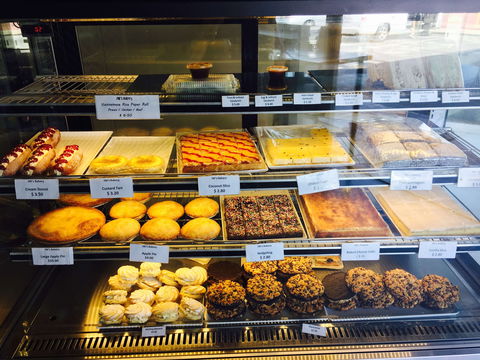 J W Bakery - Holiday Sunshine Coast 0