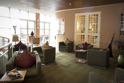 M Bar And Terrace - Mercure Sydney Parramatta - Holiday Sunshine Coast 0