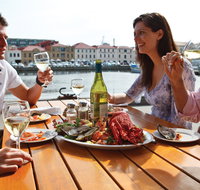 Mures Lower Deck - Holiday Sunshine Coast