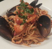Shipwrights on the Marina - Holiday Sunshine Coast