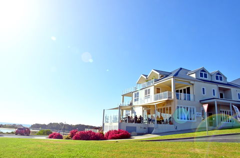 The View - Coffee And Bites - Sunshine Coast Tourism 0