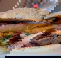 Trader Joe's Garage - Cafe - Sunshine Coast Tourism