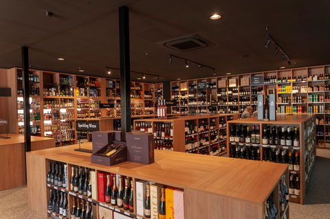 Angas Park Cellars - Holiday Sunshine Coast 1