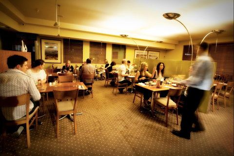 Beef And Seafood Grill - Holiday Sunshine Coast 0