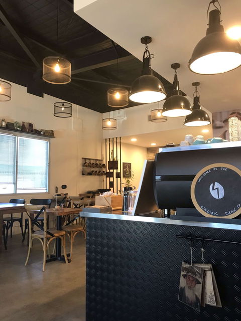 Electric Bean - Holiday Sunshine Coast 0