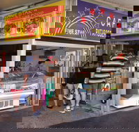 Five Star Hot Food - Holiday Sunshine Coast