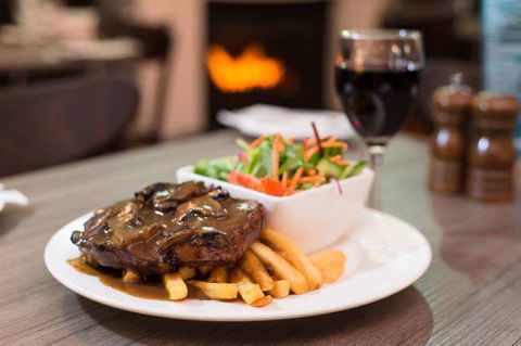 Gosnells Hotel - Gosnells - Holiday Sunshine Coast 0