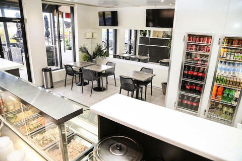 Seafood D'Lite - Holiday Sunshine Coast 0