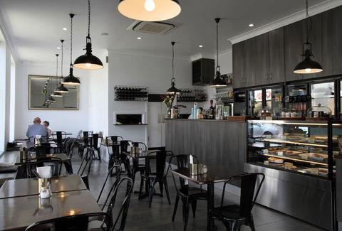 61 Balo Café Moree - Holiday Sunshine Coast 2